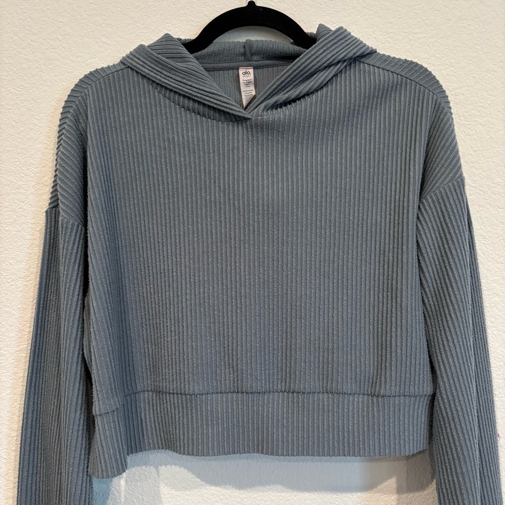 Cropped Ribbed Hoodie Sweater - Gray - Picture 3 of 9